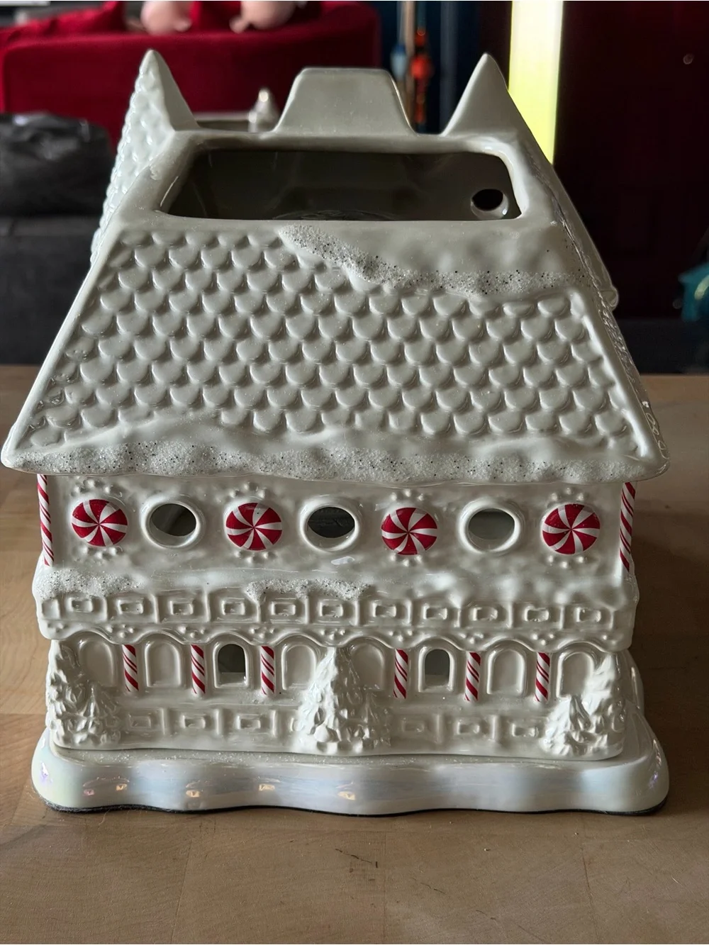 Homeworx- White Ceramic Peppermint Gingerbread House Candle Holder - Picture 4 of 8